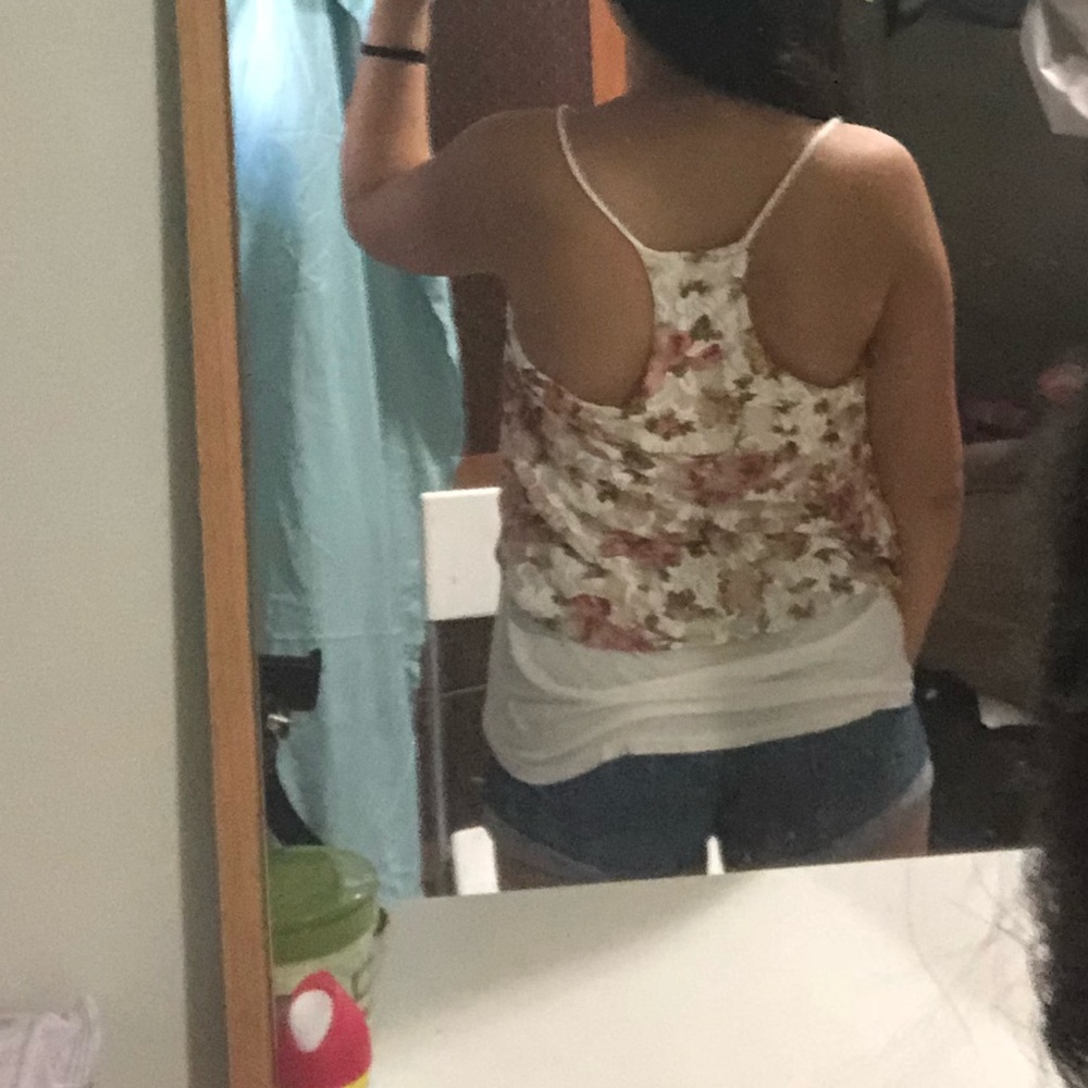 Cute blouse - Picture 2 of 2